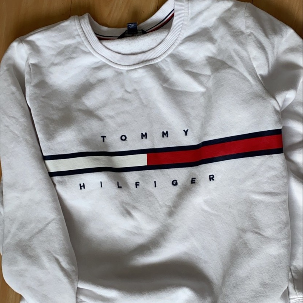 White tommy crewneck sweatshirt